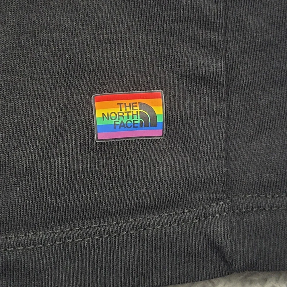 The North Face Outdoors Together Tee T Shirt Mens XL Rainbow Pride LGBTQ Black‎